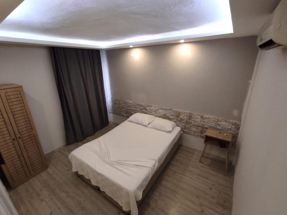 1989 Hotel Sebat Çeşme Esterno foto