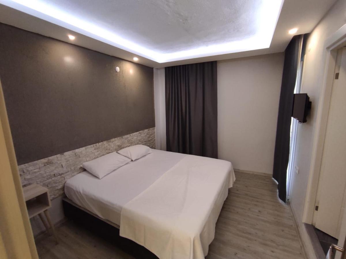 1989 Hotel Sebat Çeşme Esterno foto