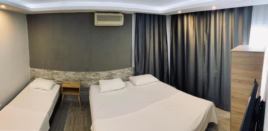 1989 Hotel Sebat Çeşme Esterno foto