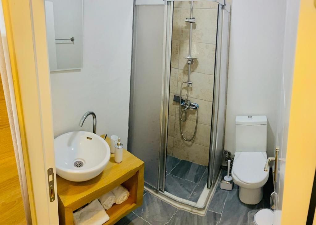 1989 Hotel Sebat Çeşme Esterno foto