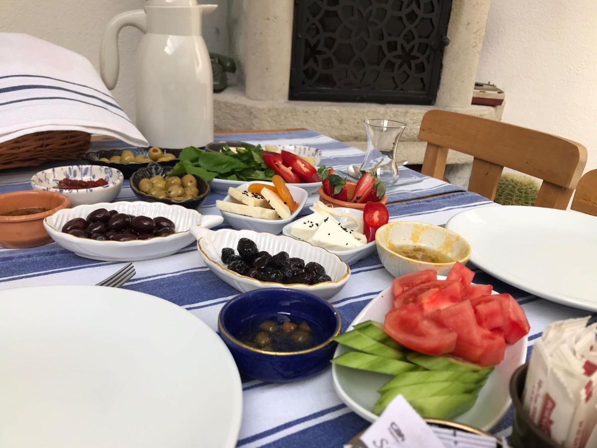 1989 Hotel Sebat Çeşme Esterno foto